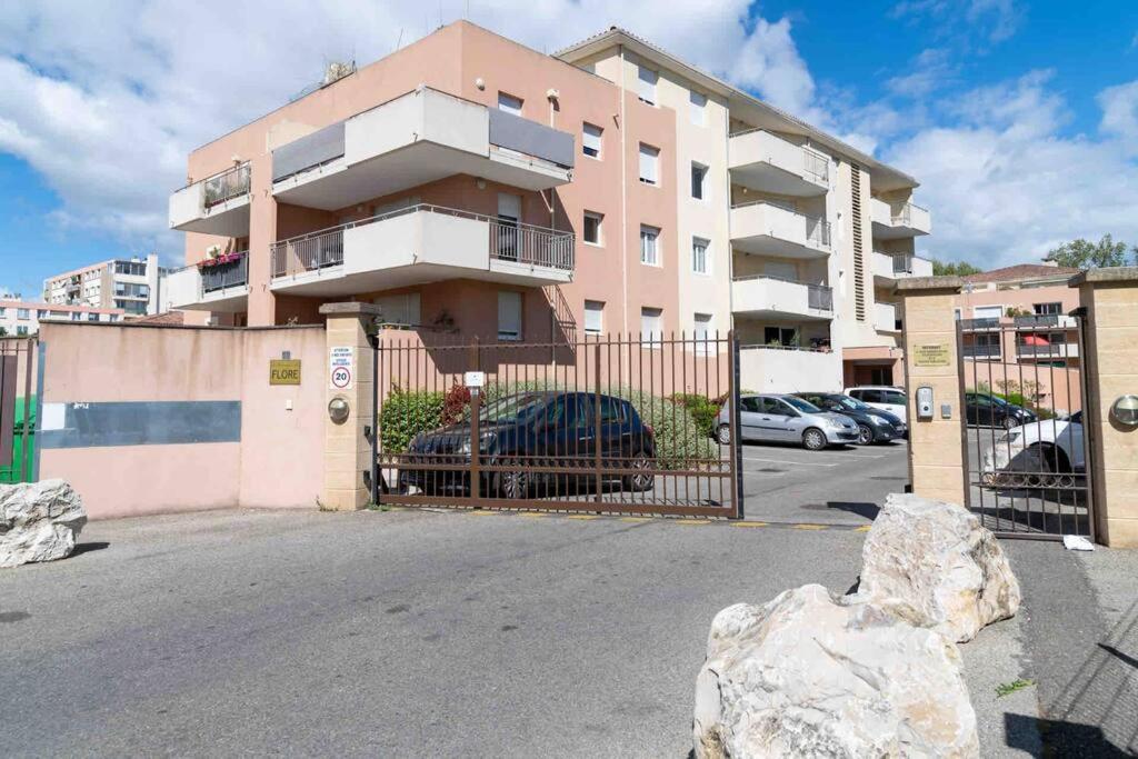 Appartement Avignon Garage-Spacieuse Terrasse Luaran gambar